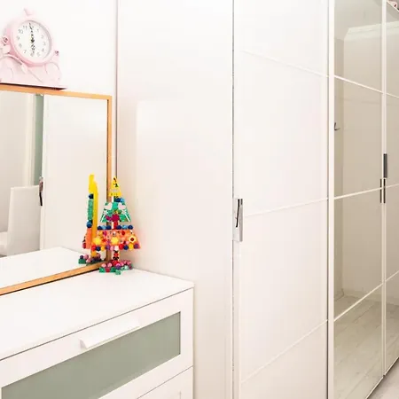 Flat Near Trendy Attractions In Kadikoy *