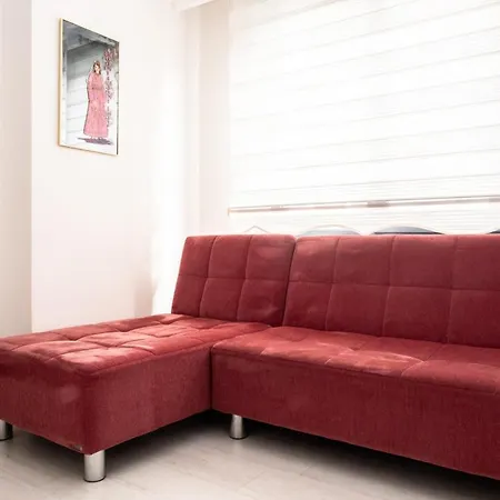 Flat Near Trendy Attractions In Kadikoy *